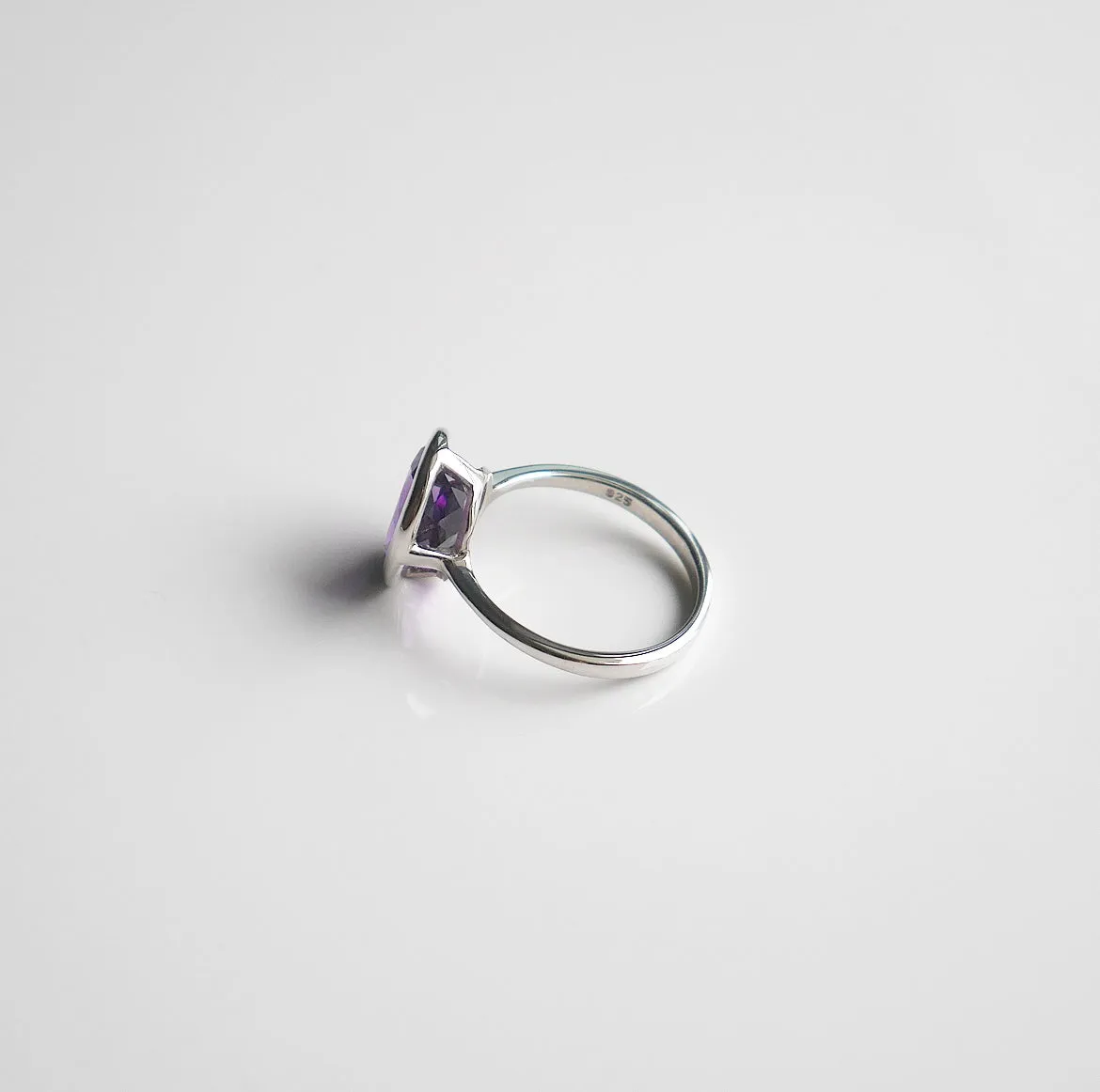 Amethyst Oval Gemstone Daywear .925 Sterling Silver Ring