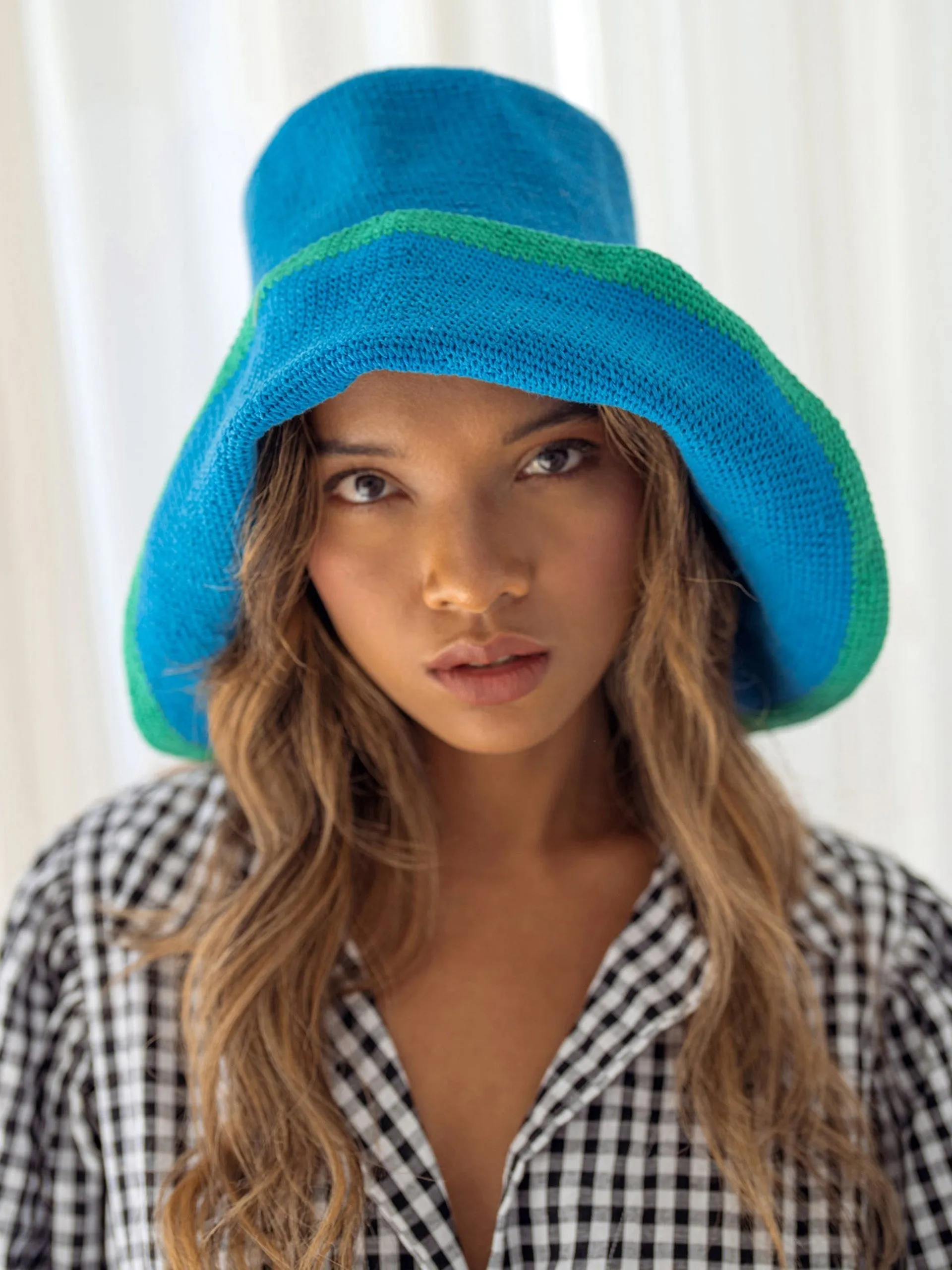 Bloom line crochet sun hat in mosaic blue