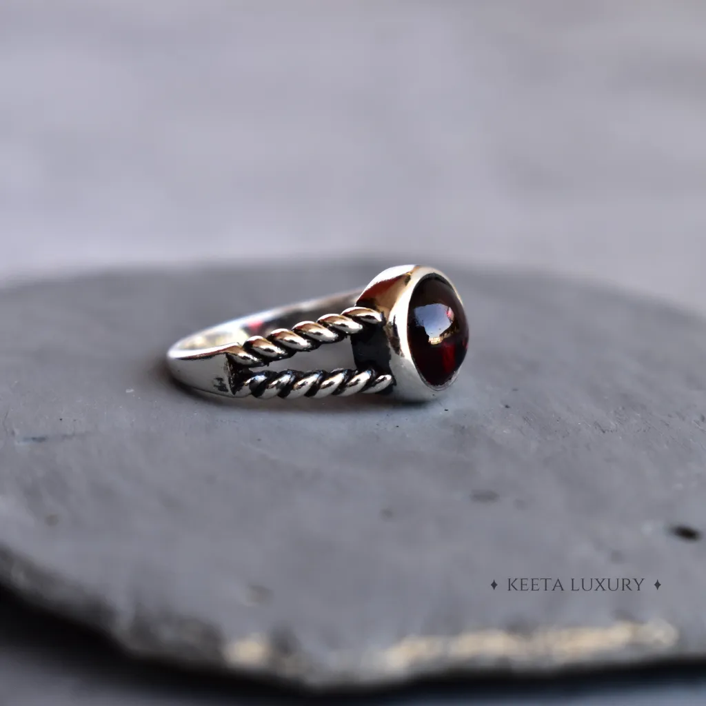 Bohemian Dance - Garnet Ring