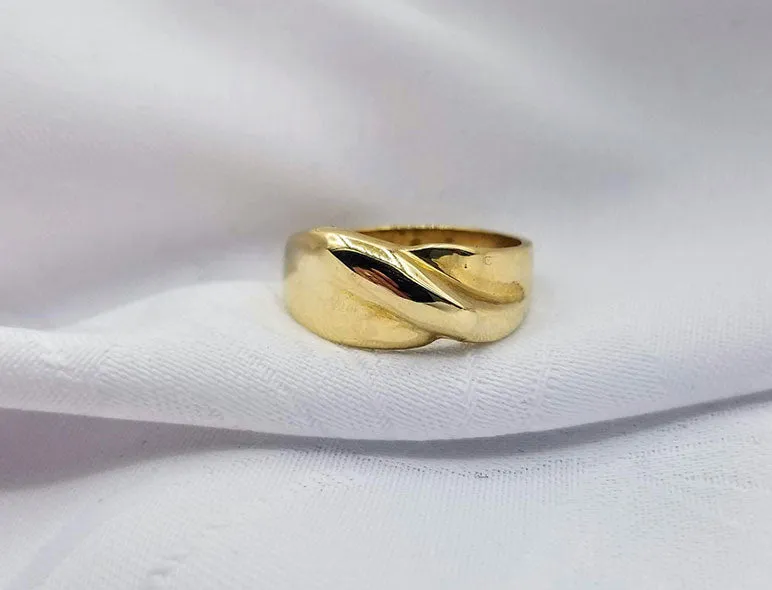 Classic Gold Knot Ring