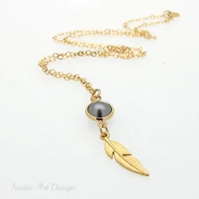 Dark Pearl Feaher Necklace