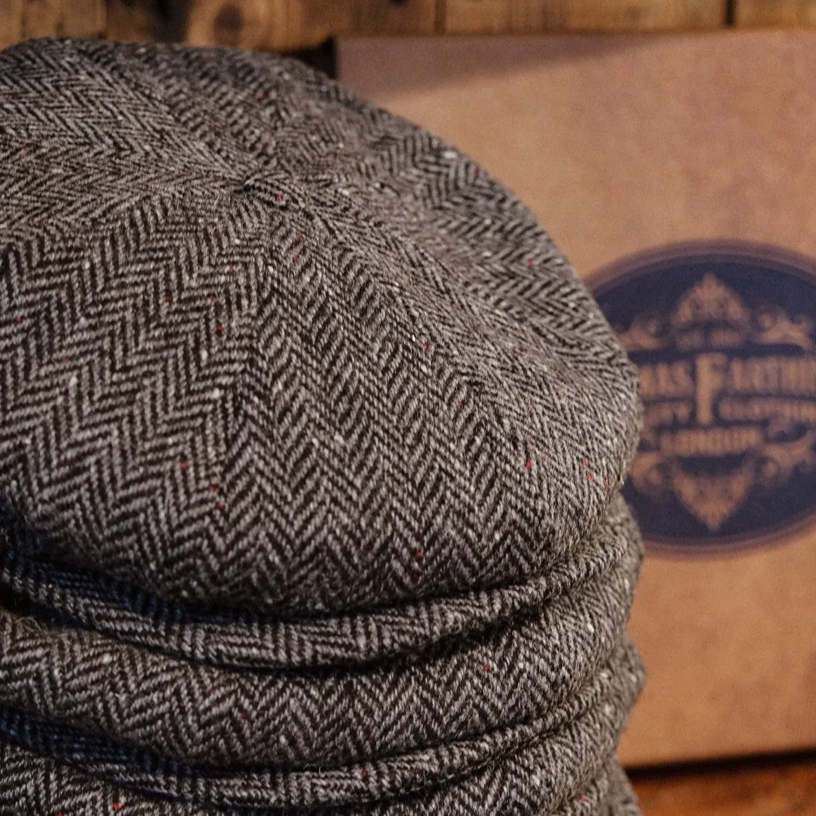 Eight-piece brown wool versatile newsboy cap