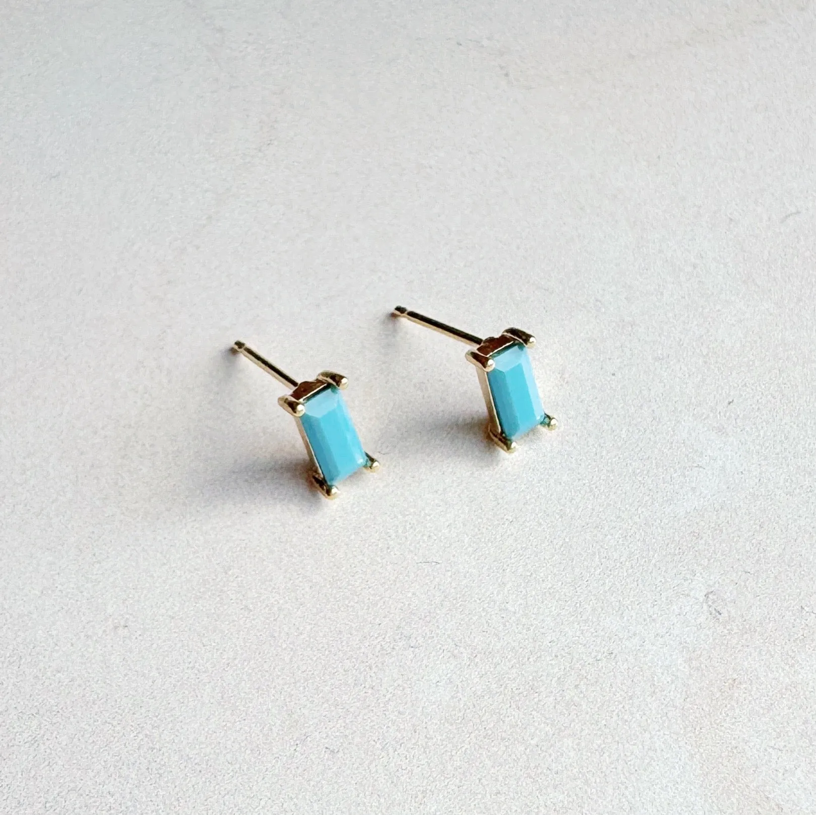 Faceted Baguette Stud Earrings - Turquoise