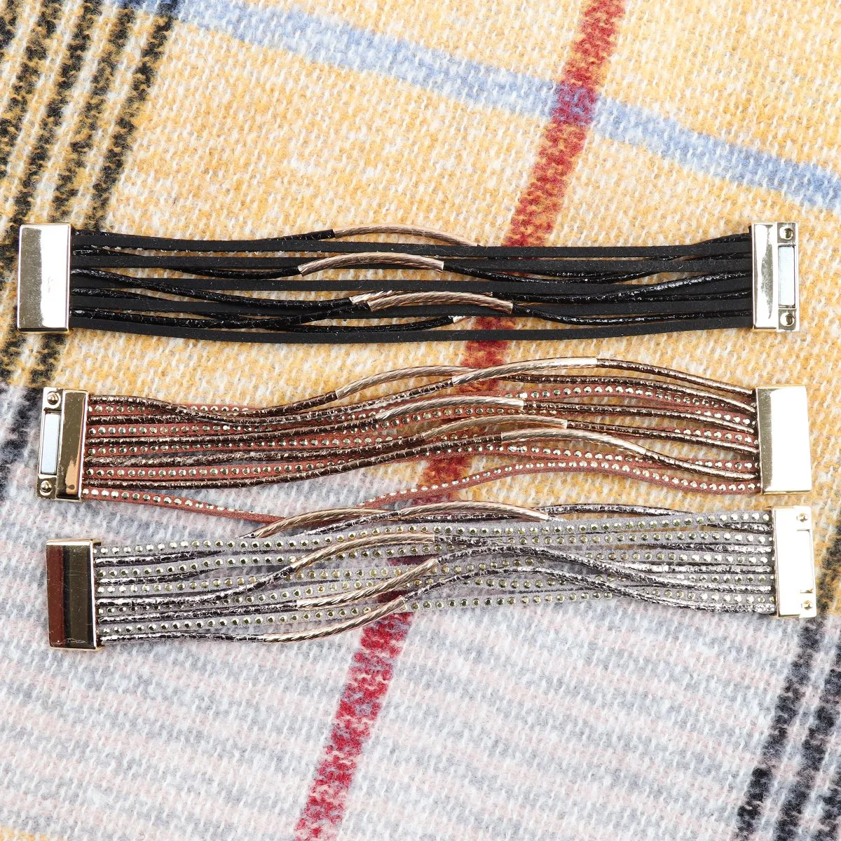 Hdb3067 - Multiline Leather Magnetic Bracelet