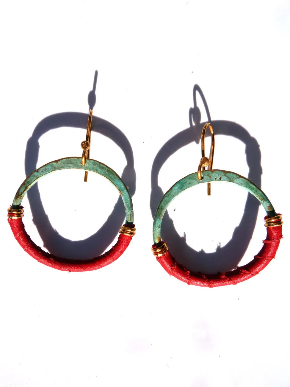 HOOP EARRINGS PATINA AND RED LEATHER SMALL LARGE