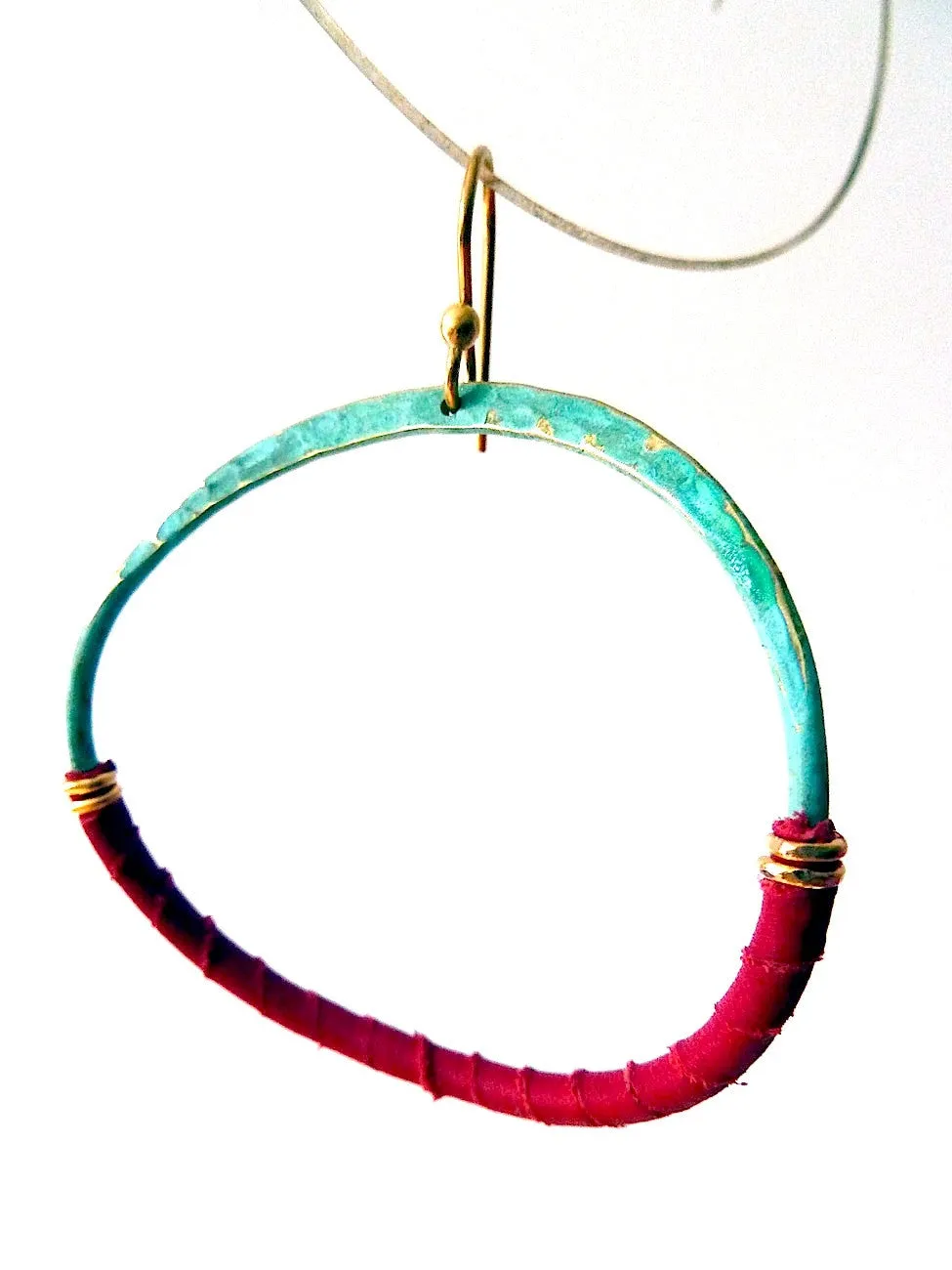 HOOP EARRINGS PATINA AND RED LEATHER SMALL LARGE