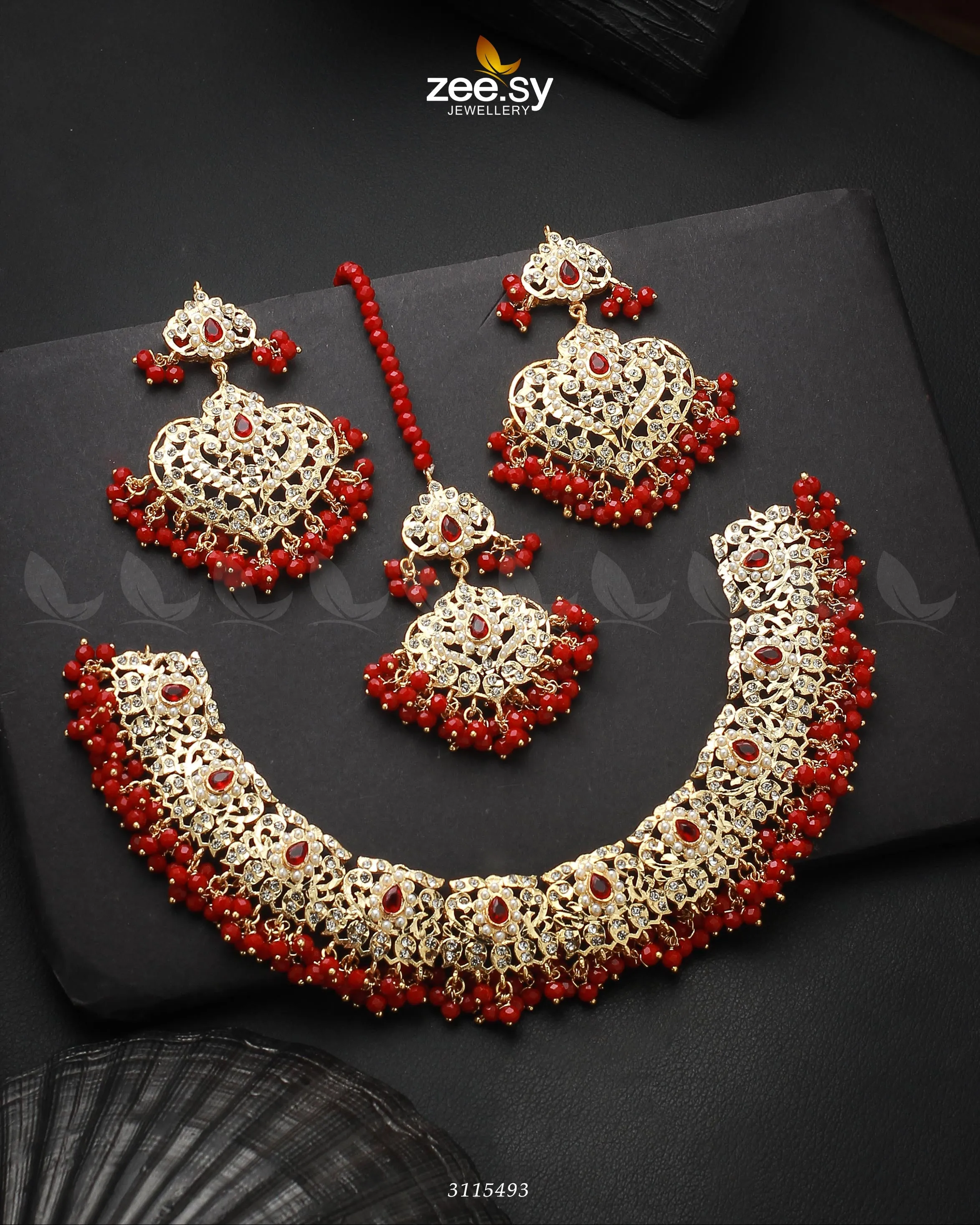 Maniha Necklace Set