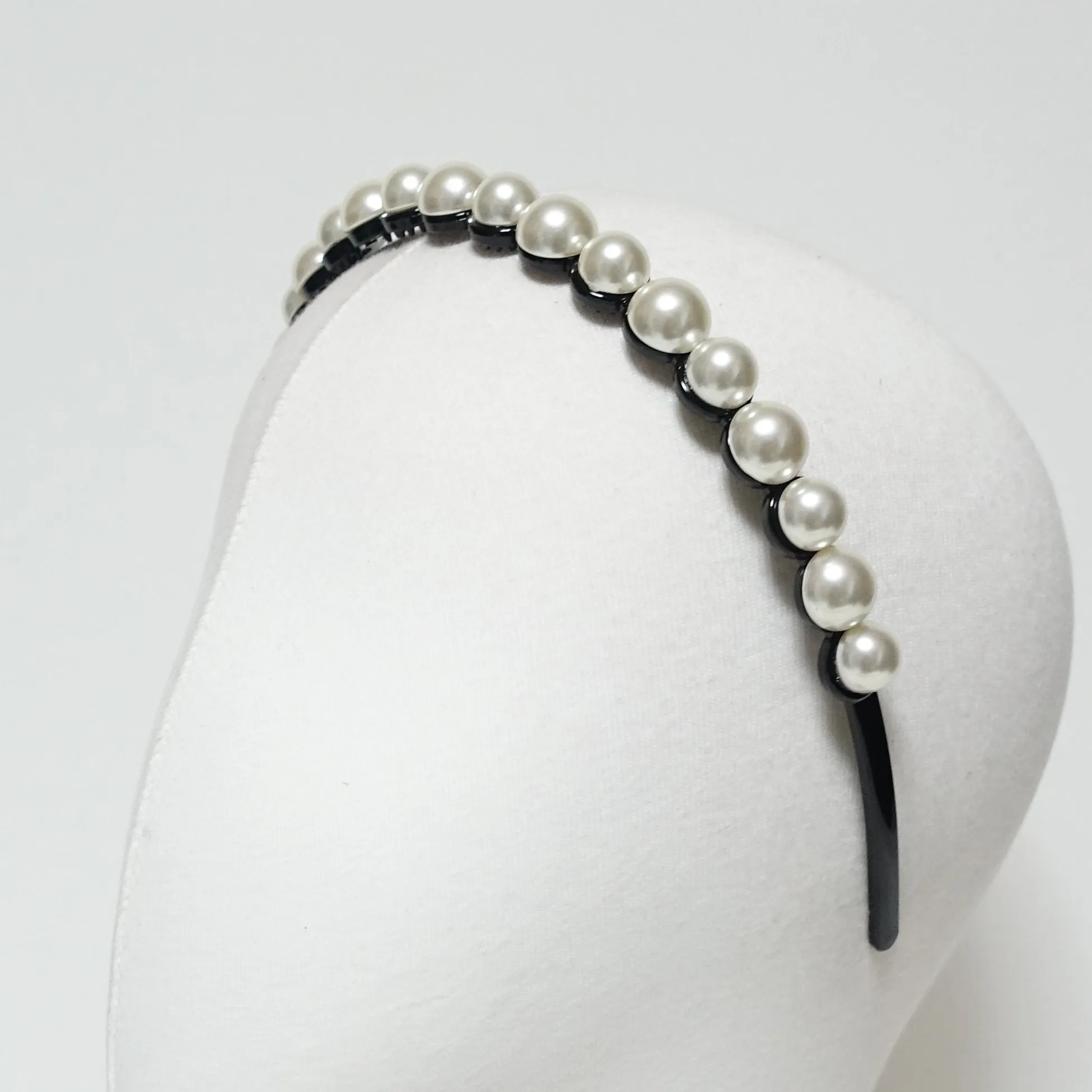 pearl decorated headband woman hair accessory