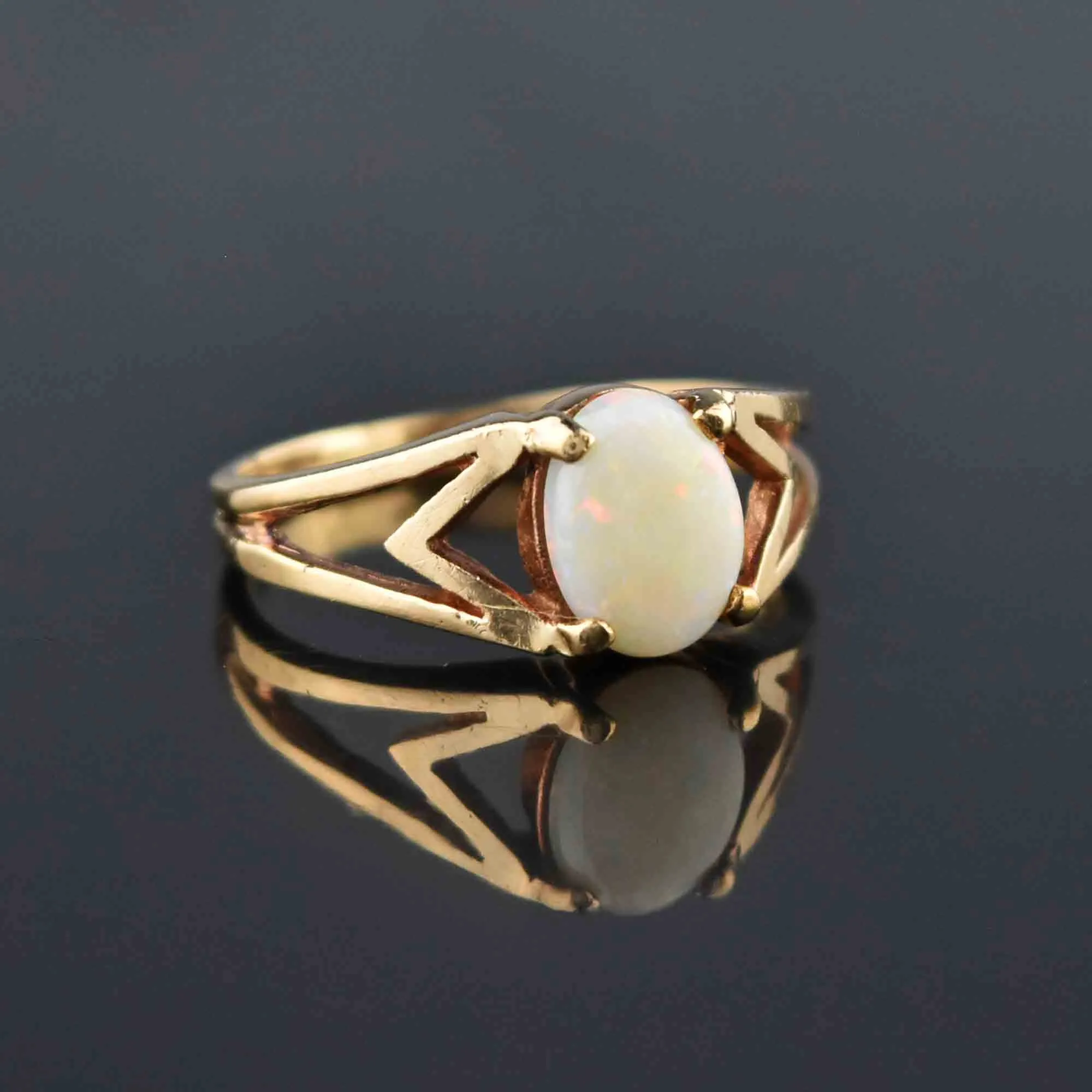 Vintage 14K Gold Art Deco Style Opal Ring