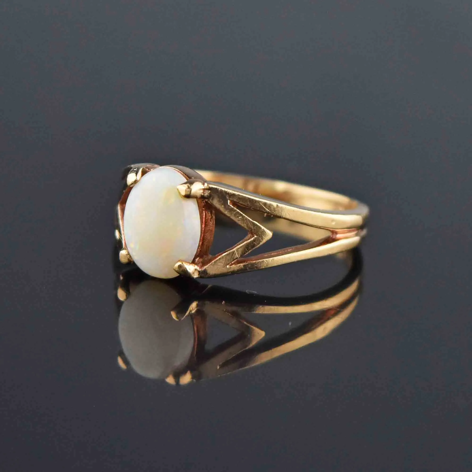 Vintage 14K Gold Art Deco Style Opal Ring